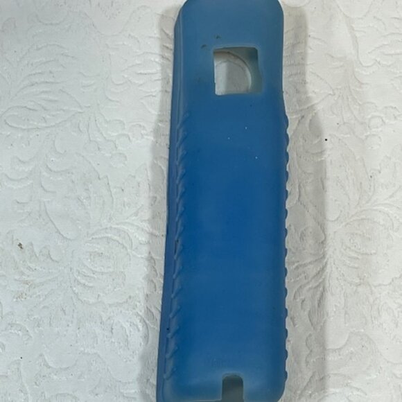 Nintendo Wii Remote Silicone Controller Sleeve Cover -Blue - Picture 2 of 6